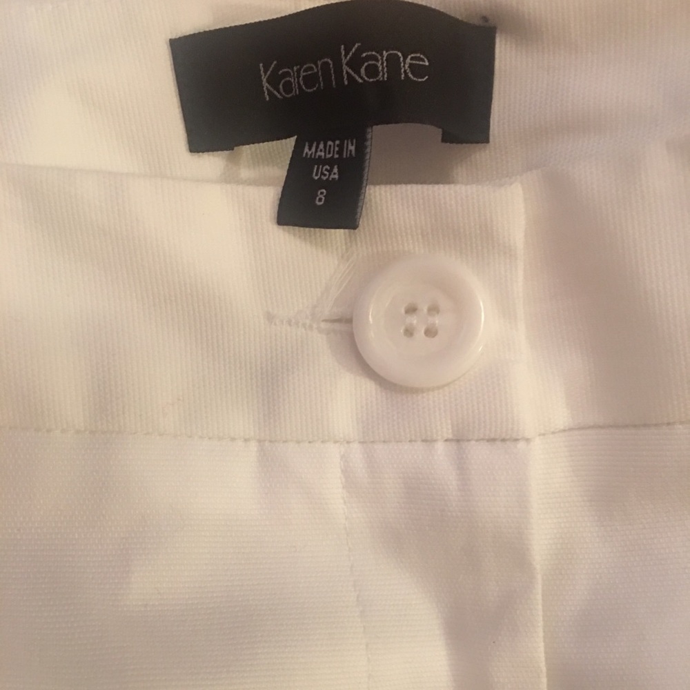 Karen Kane White Capri Pants